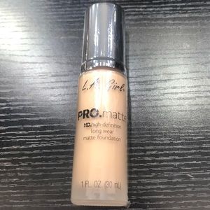 Pro Matte HD high definition long wear foundation